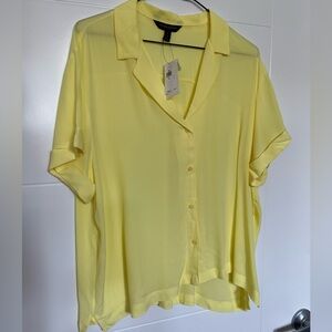 NWT Banana Republic Light Yellow Button-Down Short Sleeve Blouse
